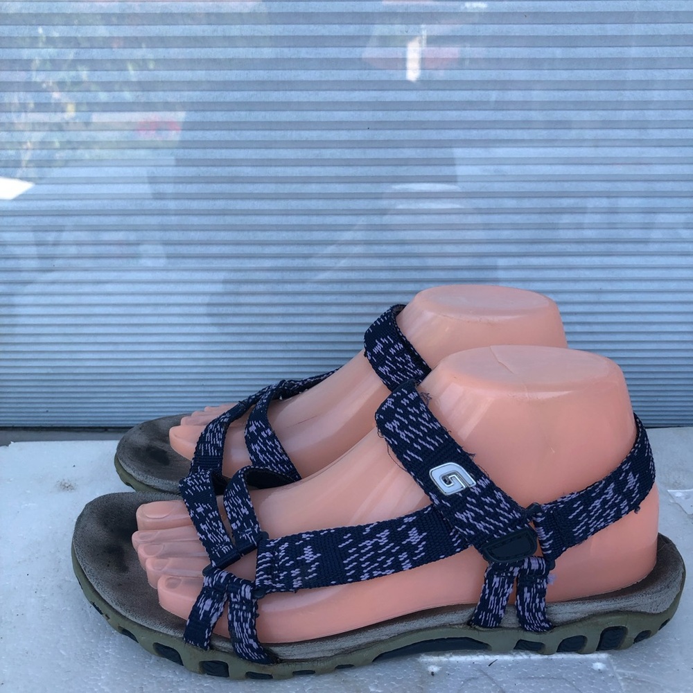 Graceland Sandals Stylish Women's in Black and Gray Sandals Sz 39/8.5US
